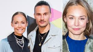 She is an actress and writer, known for helt perfekt (2018), sommaren med släkten (2017) and världens. Carina Berg Ska Gifta Sig Med Karleken Erik Johansson