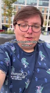 Declan Scott's Instagram, Twitter & Facebook