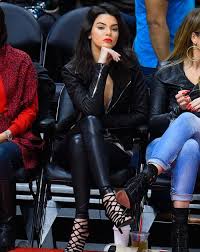 Kendall Jenner At The La Clippers Basketball Game 1 10 15 Kendall Jenner Style Fashion Style