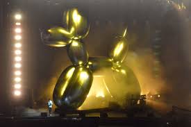 The overall size of the plate is 10.25 x 10.25 inches. What Was A Jeff Koons Balloon Dog Doing On Stage With Jay Z Last Night Architectural Digest