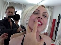 Flatchested amateur loves her pink vibrator. Stretch Porno Video Choix