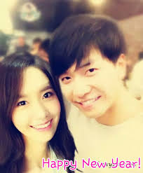 Mmmm…because yoona knows how it feels more than anyone else. Lee Seung Gi Yoona On Twitter Happy New Year Everyone Cheers To 2017 Yoona Leeseunggi Yoongi Happynewyear