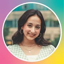 Betsy Daly's Instagram, Twitter & Facebook