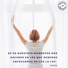 Es dual por que se propaga en forma de onda o de partícula los fotones o quantos de luz que son como paquetes. Dicen Que La Luz Natural Aumenta La Productividad Los Niveles De Energia La Tranquilidad Y El Bienestar Es Ciert
