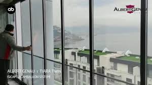 Katlanır cam balkon bugünkü yazımızda sizlere albert genau zenon cam balkon serisini tanıtacağız. Isicam Li Katlanir Cam Balkon Sistemi Ruzgar Testi Tiara Twinmax Youtube