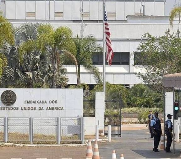 Embaixada dos EUA no Brasil fechou devido a ameaça de bomba em rede social - Tribuna Livre Brasil