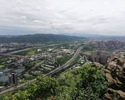 鳶山岩風景的圖片