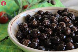 Formaggio primo sale pepato gr 300* 3.60€. Olive Nere Sotto Sale Come Conservarle Ricetta All Acqua Calda Pugliese