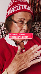 Arboleda Dando A Camisa Para Torcedor Fo Inter