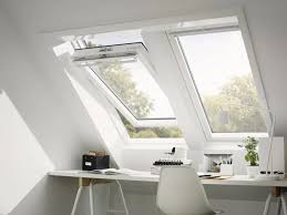VELUX dakraam in een hellend dak