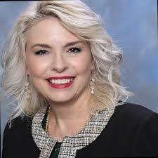 Ruth Everhart's Instagram, Twitter & Facebook