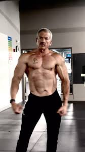 Inspired to be confident by @chris.s.farmer who is always a huge supporter.  And I need to say how much I appreciate him. I’ll never stop. #thedailypump