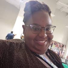 Randi Hall's Instagram, Twitter & Facebook