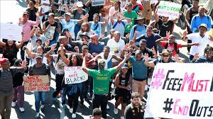 According to reports, the protest was sparked by the court appearance of residents arrested in connection with vigilante killings. Violent College Protests Spread To Sa S Cape Town