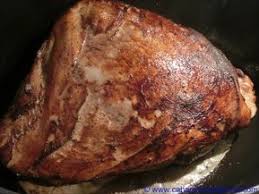 Wildschweinkeule In Buttermilch Rotwein Sauce Wildschweinkeule Rezept Wildschweinbraten Weinsosse