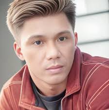 Nabutas ang bubong ng police station sa Legazpi City matapos pagbabarilin  at hagisan ng granada ng mga hinihinalang miyembro ng NPA.