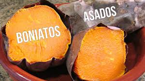 El boniato cocido ronda las 115 calorías por cada 100 gramos y su competidora, la patata cocida ronda las 75 calorías por cada 100 gramos. Boniatos Asados Al Horno Batatas Youtube
