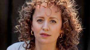 Jennifer Bloomer's Instagram, Twitter & Facebook