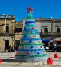 Pensa alla facilità di trasporto, alla facilità del prima di scegliere il tuo albero di natale finto e sfoggiarlo con tutta la famiglia, ci sono alcuni consigli da seguire che ti orienteranno verso il meglio. Questi Alberi Di Natale Non Sono Fatti Di Foglie E Rami E Hanno Un Messaggio Importante Per Voi Greenme