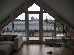 In der modernen architektur werden an farbe und form, besonders bei giebelfenstern, erhöhte ansprüche gestellt. Sonnenschutz An Grossem Giebelfenster Herstellen