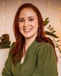 Emily Linder's Instagram, Twitter & Facebook