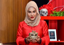 We did not find results for: Umie Aida Nyaris Terkena Histeria Menangis Keluar Dari Penjara Pudu Hiburan Mstar