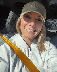 Molly Pettit's Instagram, Twitter & Facebook