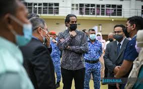 Learn mengambil kira in english translation and other related translations from malay to english. Bernama Pertambahan Peruntukan Untuk Program Vaksinasi Ambil Kira Pelbagai Faktor Khairy