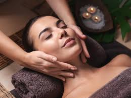 How To Choose The Right Facial For Your Skin Type According To A Dermat