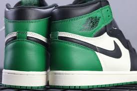 Retailing at €190, this was on the higher end of the scale for jordan 1s. Fake Air Jordan 1 Retro High Og Pine Green For Sale Online 555088 302 Pine Green Sail Black Luxury Trade Club