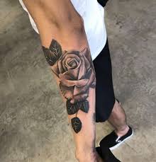 Le tatouage homme 2020 le plus tendance les tatouages géométriques sont sans doute les tatouages homme et femme les plus répandus ces dernières années. Top 51 Best Simple Rose Tattoo Ideas 2020 Inspiration Guide Laptrinhx News