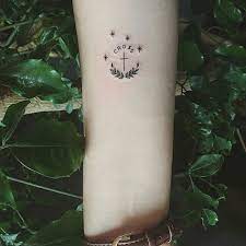 50 Beautiful Laurel Wreath Tattoo Designs And Meanings Spiritustattoo Com Wreath Tattoo Tattoo Designs And Meanings Laurel Wreath Tattoo