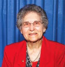 Edna Lee's Instagram, Twitter & Facebook