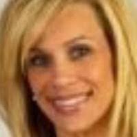 Lori Thomason's Instagram, Twitter & Facebook