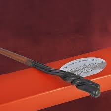 Sculped from resin and measures approximately 33cm long. Neville Longbottom Zauberstab Charakter Edition Harry Potter Elbenwald