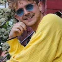 Max Roe's Instagram, Twitter & Facebook