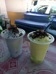 Ada juga jenis boba yang dalamnya berisi cairan (popping boba). Ara Pop Ice Home Facebook