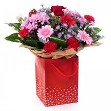 Skilled florists make sure that every flower delivery arrives on time and in perfect condition. Flower Delivery Manchester Send Flowers By 9 Florists With 2368 Reviews