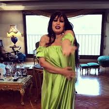أول ظهور لـ فيفي عبده بعد خضوعها لعملية جراحية: Fifi Abdou Amazing Dance Video Dailymotion