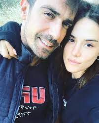 İbrahim çelikkol, son dönemin en çok konuşulan isimlerinden biri. Bebek Mi Bekliyorlar Ibrahim Celikkol Un Esi Mihre Mutlu Kimdir Onedio Com
