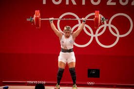 Levantó un total de 263 kg (118+145) imponiéndose a la estadounidense katherine nye, quien. 1csavpkc Ibyom
