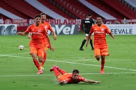 Bem, com certo apoio do juiz, inter 3 x 1 juventude placar final. Atuacoes Pato E Daniel Sao Decisivos E Comandam Vitoria Do Inter Sobre O Juventude Internacional Ge