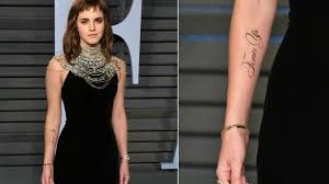 Emma charlotte duerre watson, who is known for her role as hermione granger in the 'harry emma watson on the red carpet for the 2018 vanity fair oscar party in los angeles paris, france. Hogwarts Education Wasted Emma Watson Just Got A Tattoo With A Grammatical Mistake