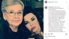 In questi giorni alba parietti è (ri)balzata alle cronache nazionali per una polemica a tema instagram e foto ritoccate. Alba Parietti Il Toccante Messaggio Su Instagram Per La Mamma Scomparsa Dilei