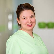 Zahnärztin und Team