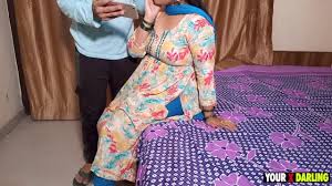 Saggi Mausi Ko Porn Video Dikha Ke Pel Diya Londe Ne Sahi Khel Gaya watch  online