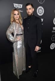 Mena alexandra süvari was born in newport, rhode island, to candice (thompson), a nurse, and ando süvari, a psychiatrist. What Lies Below S Mena Suvari Welcomes First Child With Michael Hope Photo 4540422 Birth Celebrity Babies Mena Suvari Michael Hope Pictures Just Jared