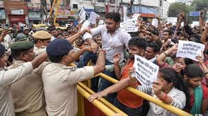 Bihar: Thousands of Contractual School Teachers Protest Against Competency  Test | NewsClick