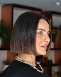 A short bob is a bob that's cut between the ear and just above the shoulders. 50 Hottest Bob Hairstyles Haircuts For 2021 Bob Hair Inspiration Pretty Designs