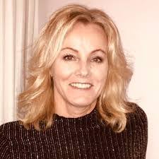 Amanda Kuster's Instagram, Twitter & Facebook